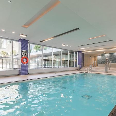 Gorgeous 1Br W/Parking Across The Scotiabank Arena Lägenhet Toronto Exteriör bild